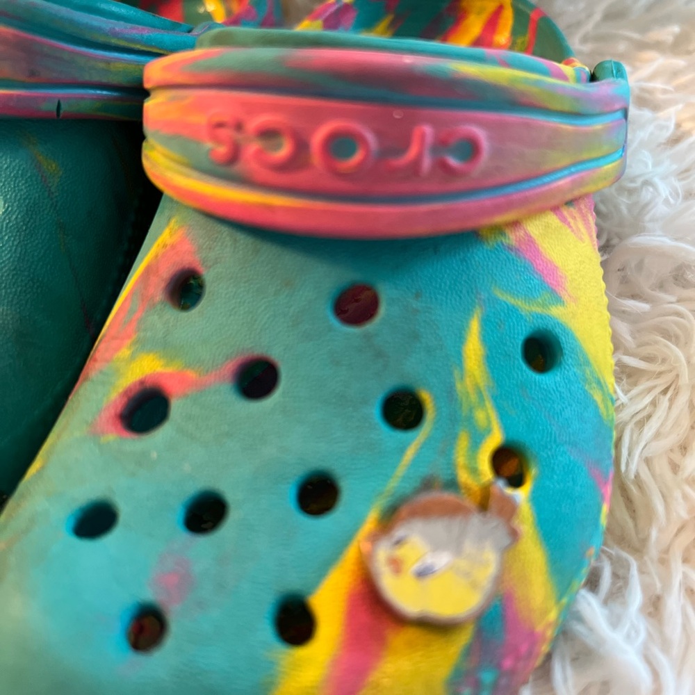 Crocs Kids Colorful Clogs in GUC size 10 - Picture 4 of 9